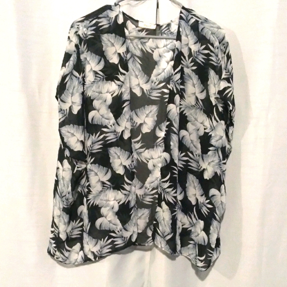 💣2/$15💣 TROPICAL PULL-OVER